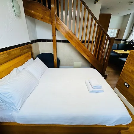 Berkley Apartments-3